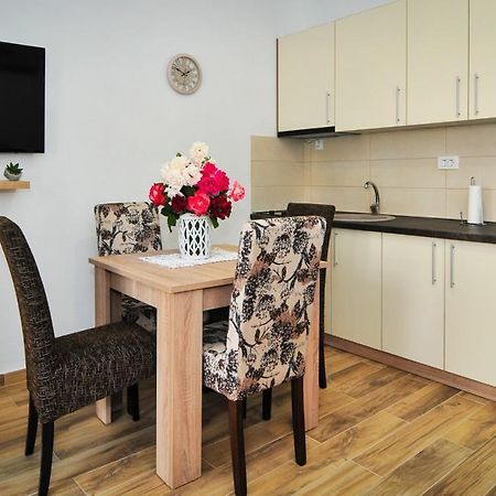 Apartmani Bekonja Тиват Экстерьер фото