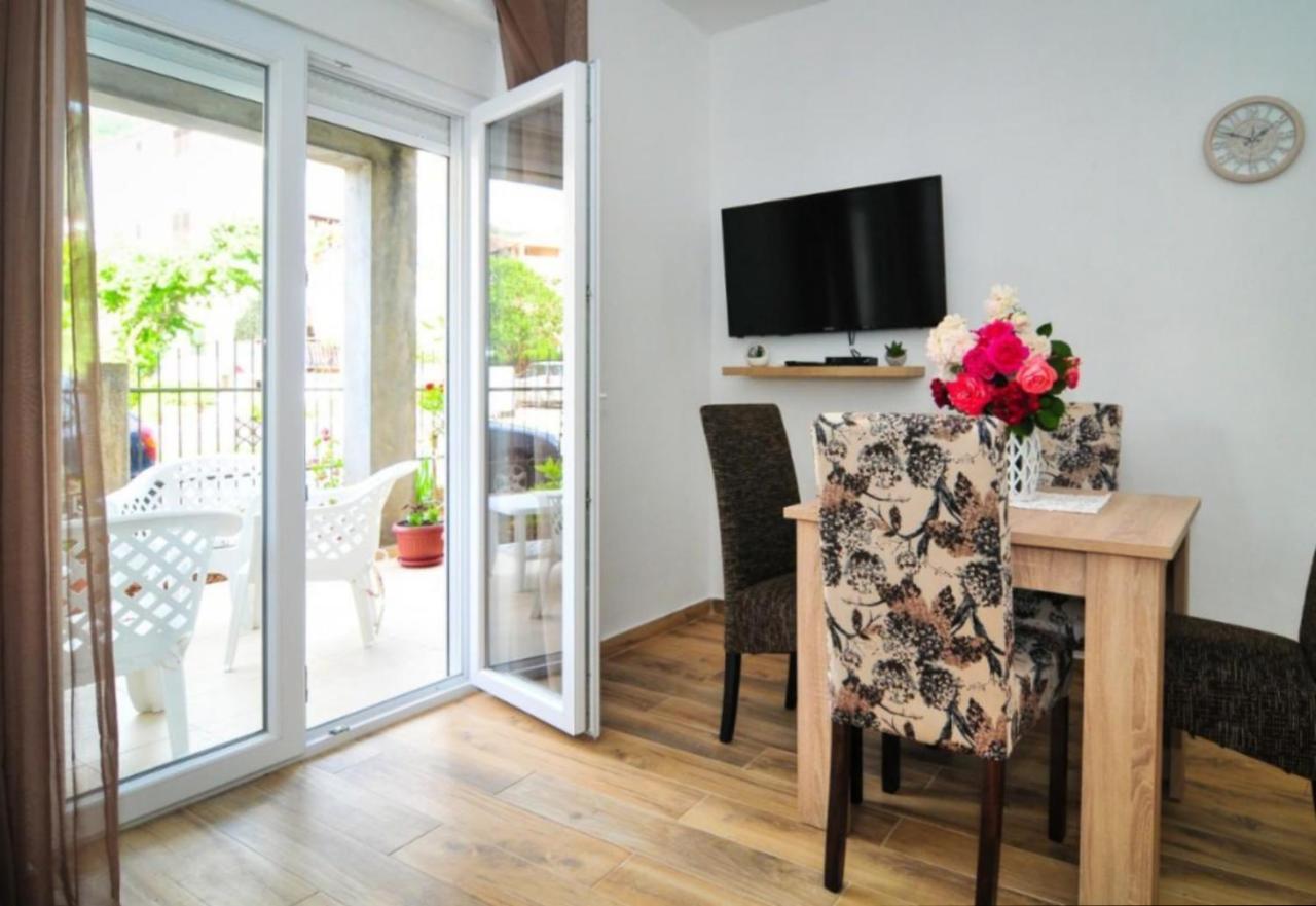Apartmani Bekonja Тиват Экстерьер фото