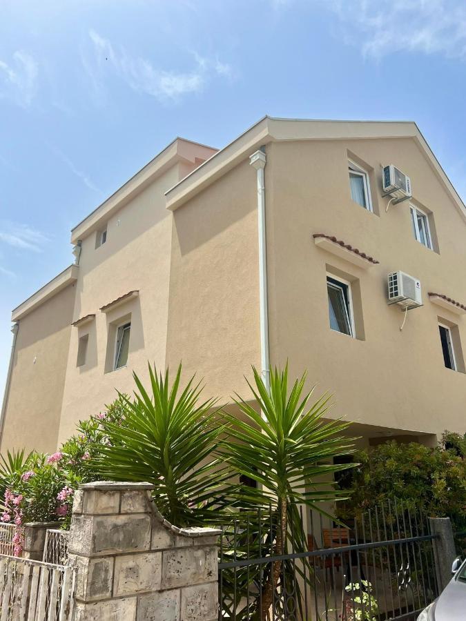 Apartmani Bekonja Тиват Экстерьер фото