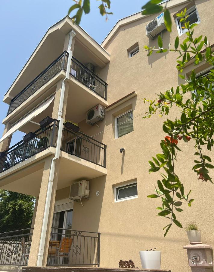 Apartmani Bekonja Тиват Экстерьер фото