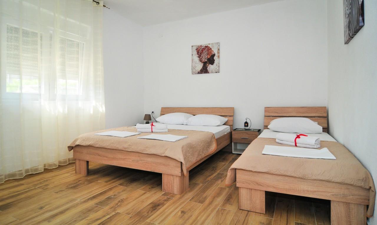 Apartmani Bekonja Тиват Экстерьер фото