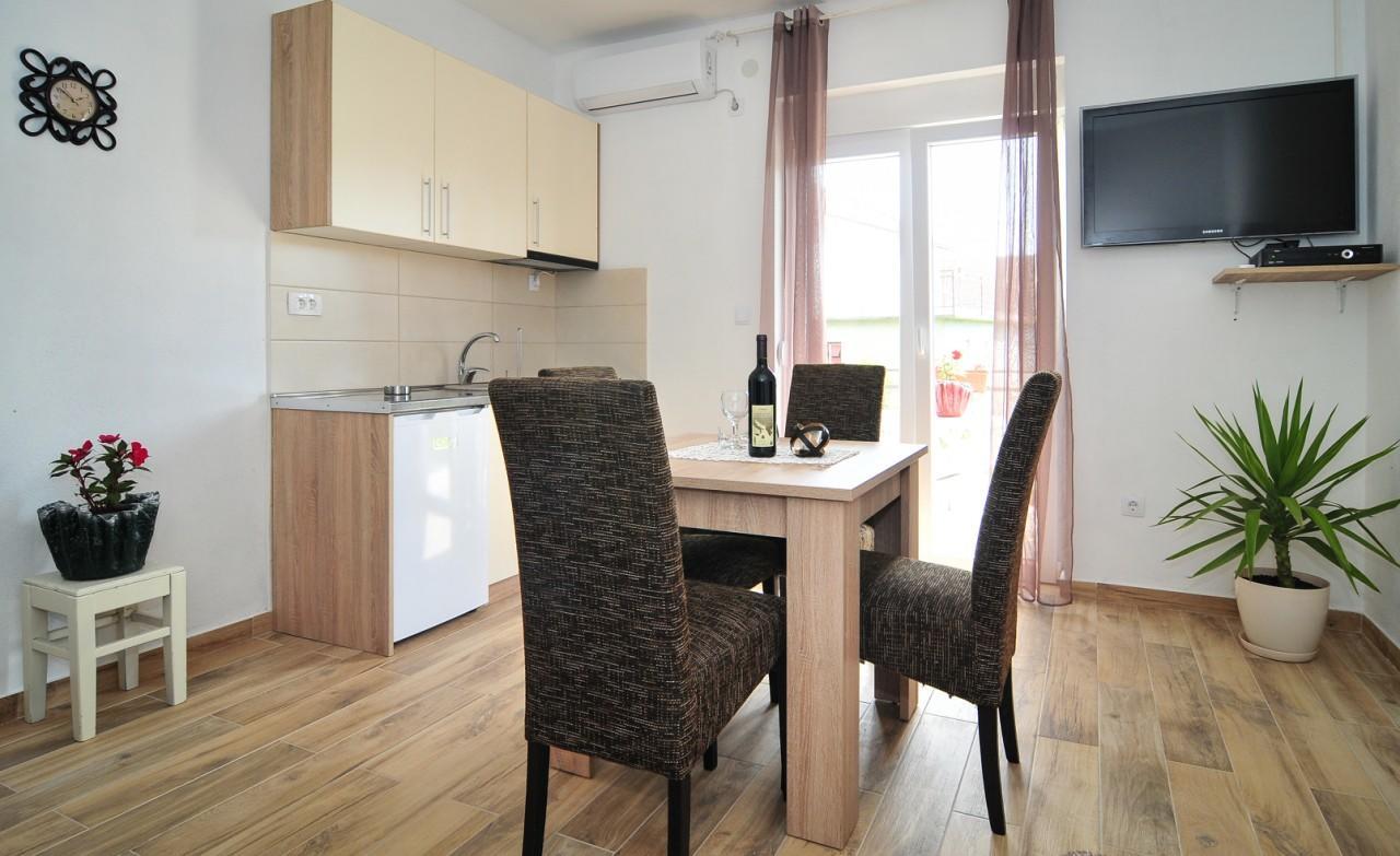 Apartmani Bekonja Тиват Экстерьер фото